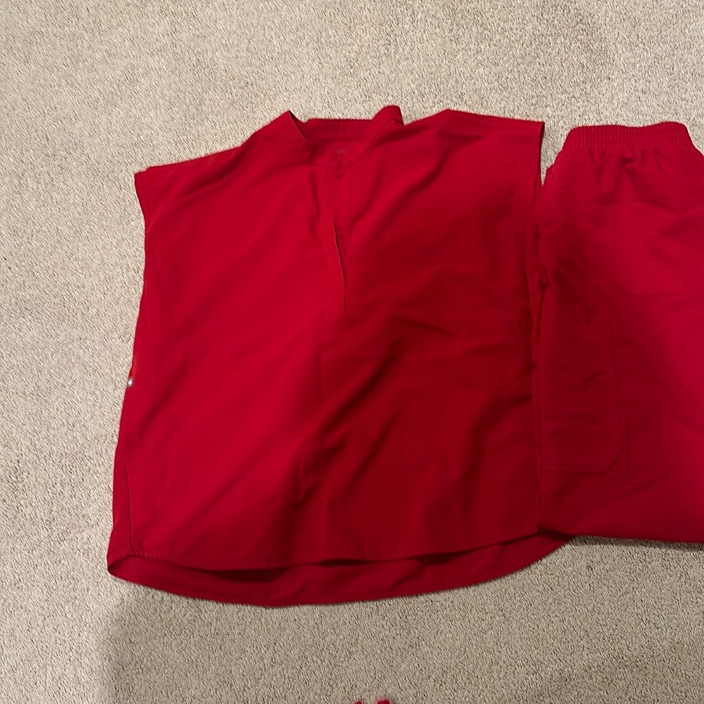 Figs Olympic red scrub SET